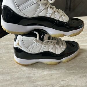 Jordan 11 retro Women's Shoes Black and White